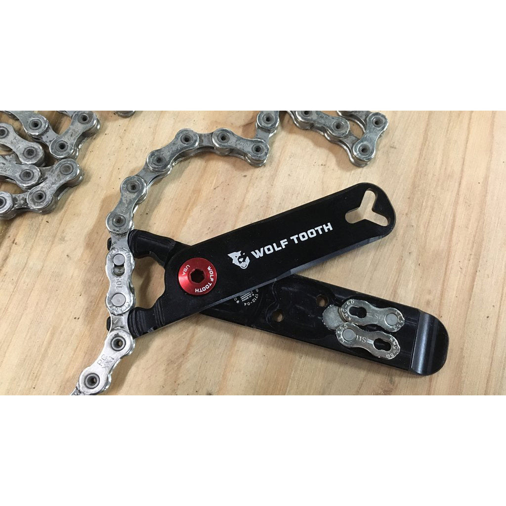 Wolf Tooth missing link remover pliers tool