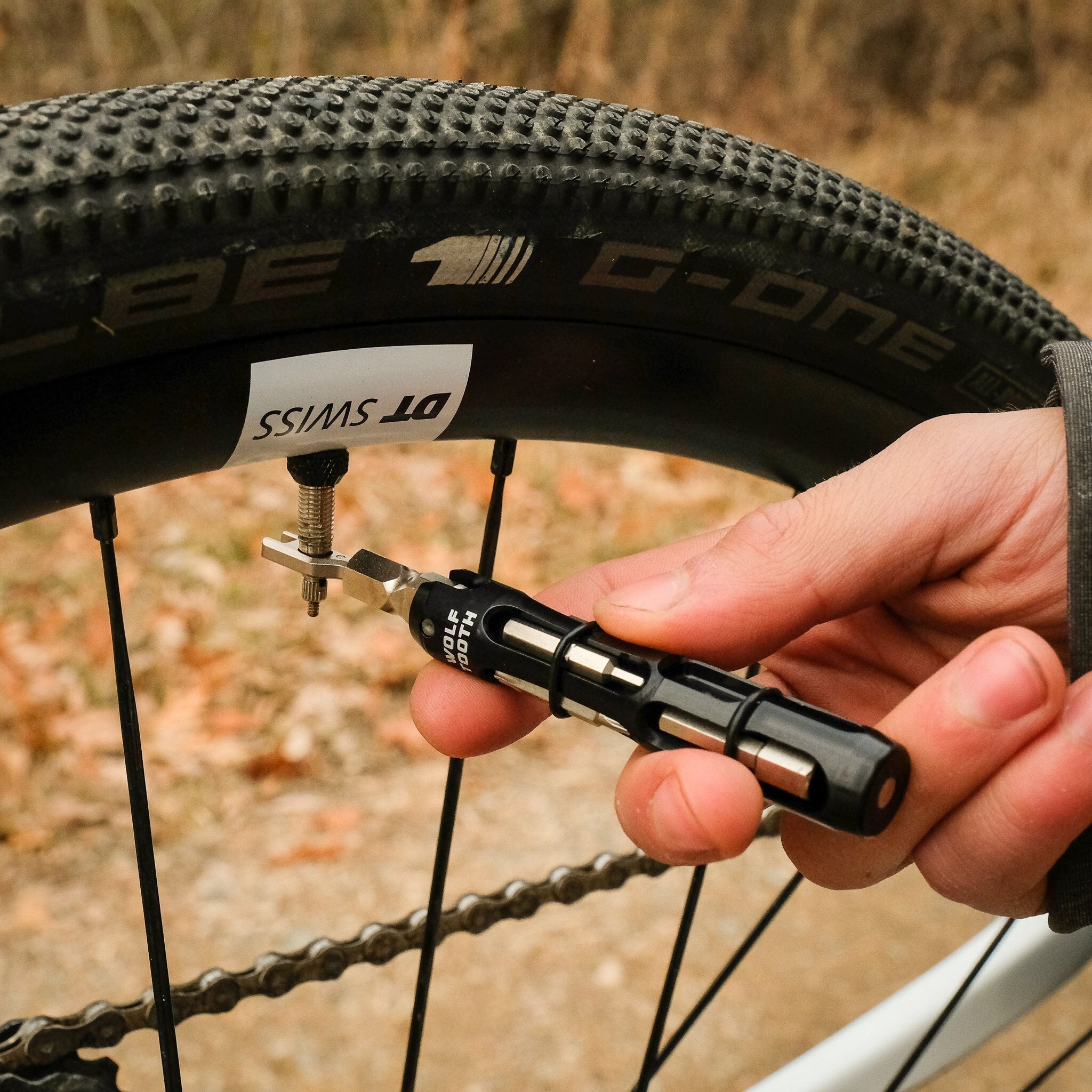 Wolftooth Encase Bar Kit One multi tool