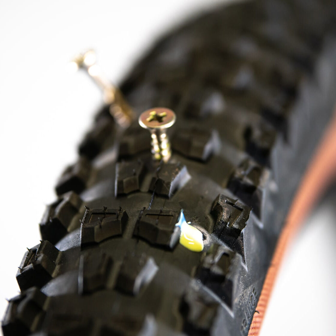 Slicy Banana Smoothy Tubeless Sealant