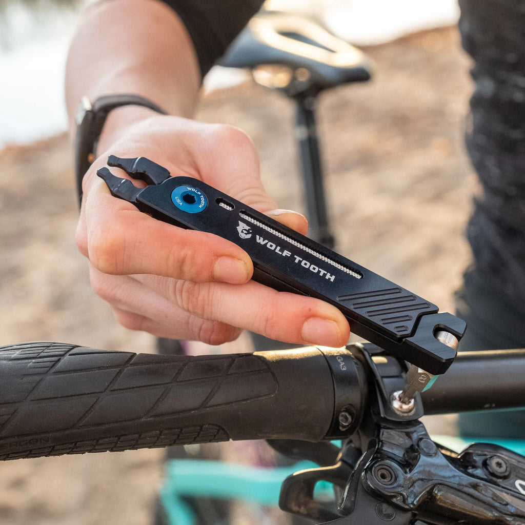 Wolf Tooth 8-Bit Pack Pliers missing link remover tool