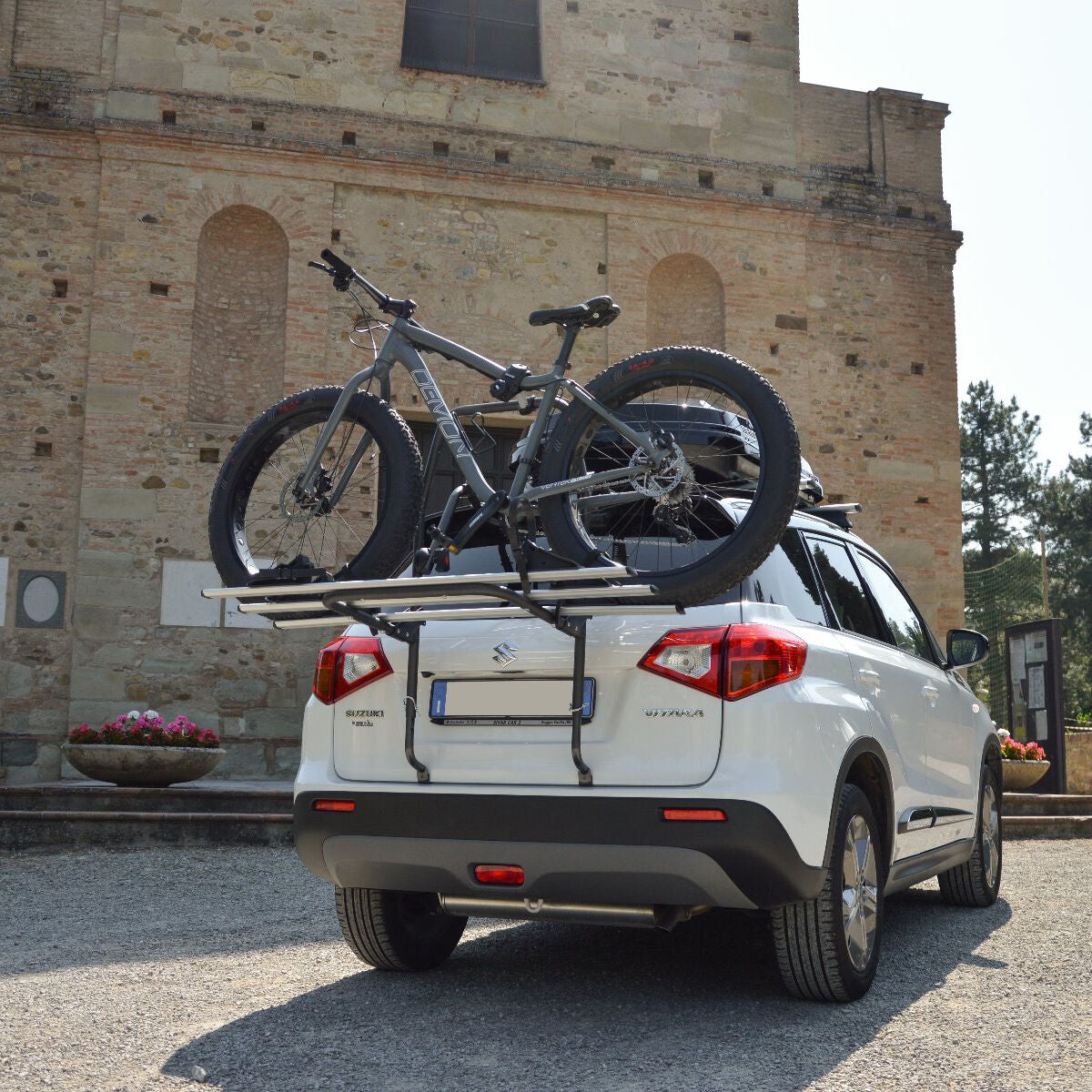 Menabò Polaris rear mounted bike carrier