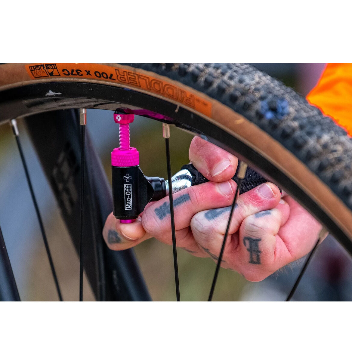 Muc-Off MTB tire inflator kit