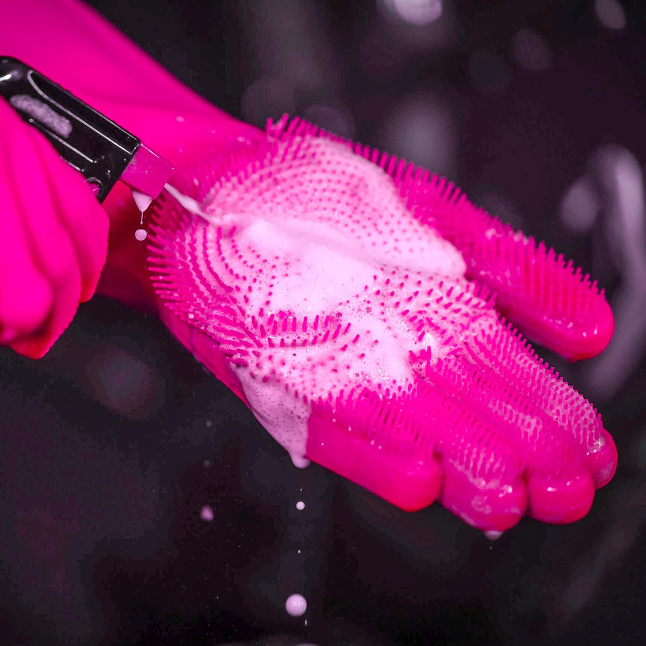Muc Off Deep Scrubber gloves