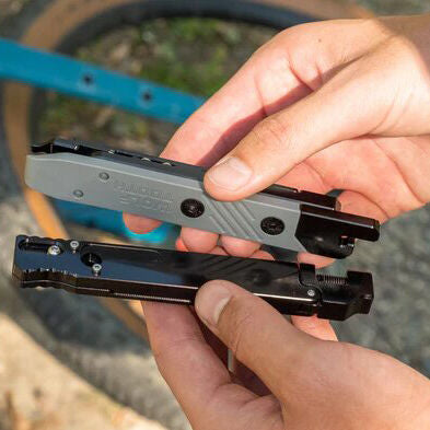 Wolf Tooth Components 8 Bit Kit One folding tool