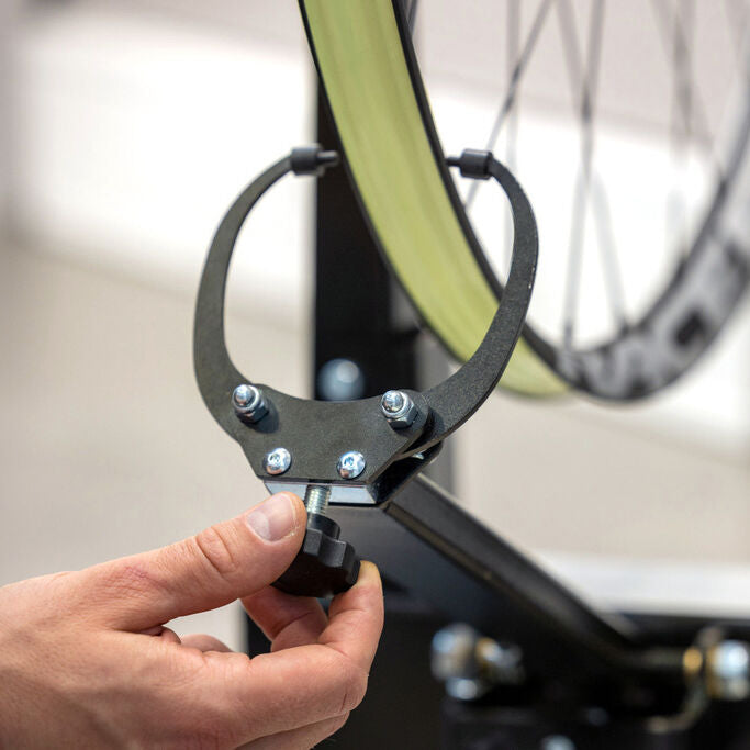 Unior 1689 professional wheel truing stand