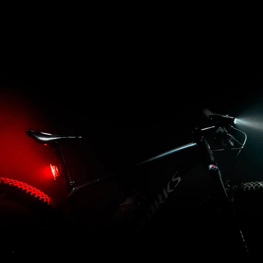Lezyne Macro Drive 1400+ lumen front light