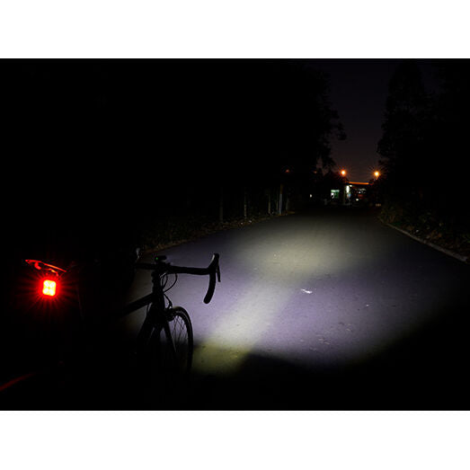 Ravemen CR450 front light
