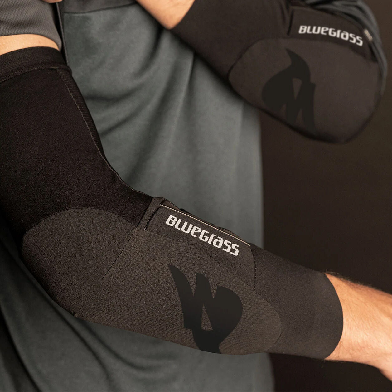 Bluegrass Aura Core elbow pad