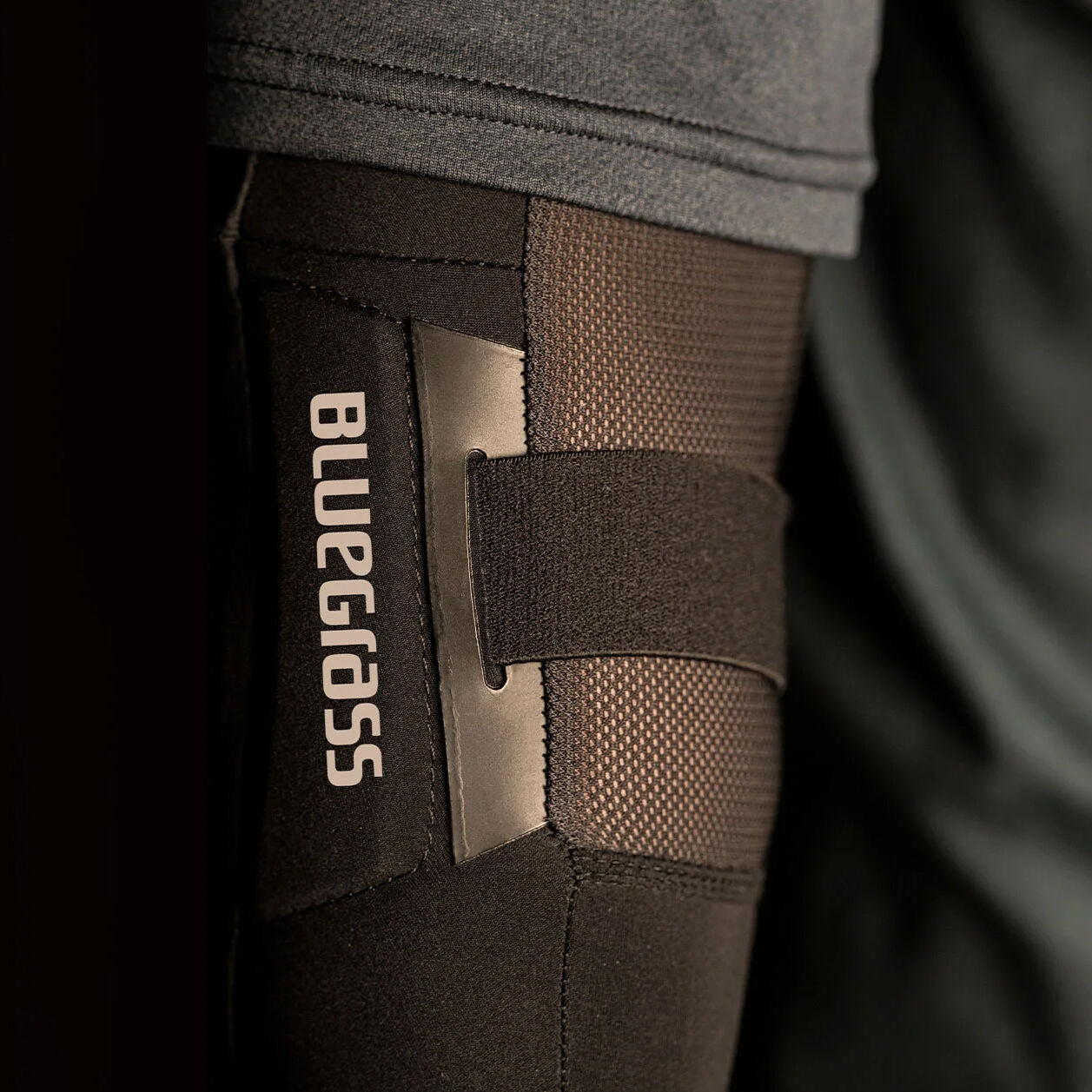 Bluegrass Aura Core elbow pad