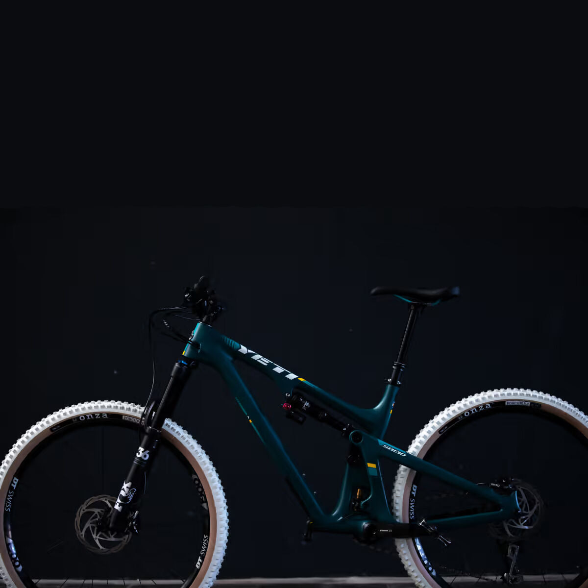 Onza Porcupine TLR tyre