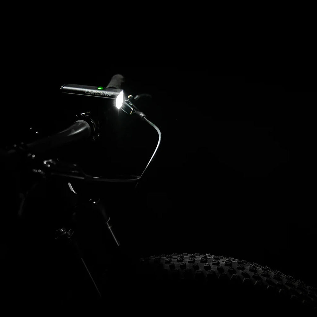 Lezyne Macro Drive 1400 front light + Loaded Satin Black