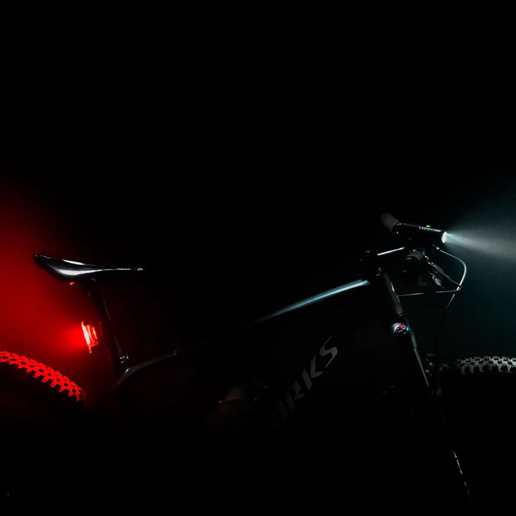 Lezyne Macro Drive 1400 front light + Loaded Satin Black