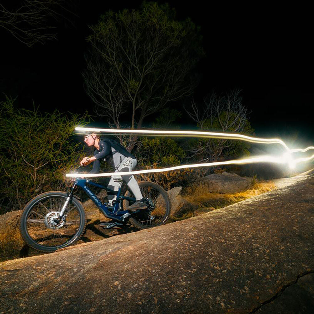 Knog Blinder X 2300 front light