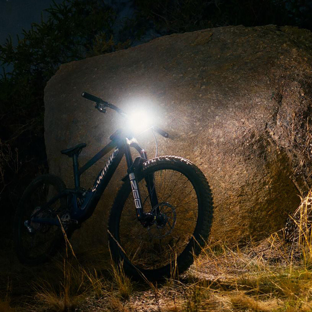 Knog Blinder X 2300 front light