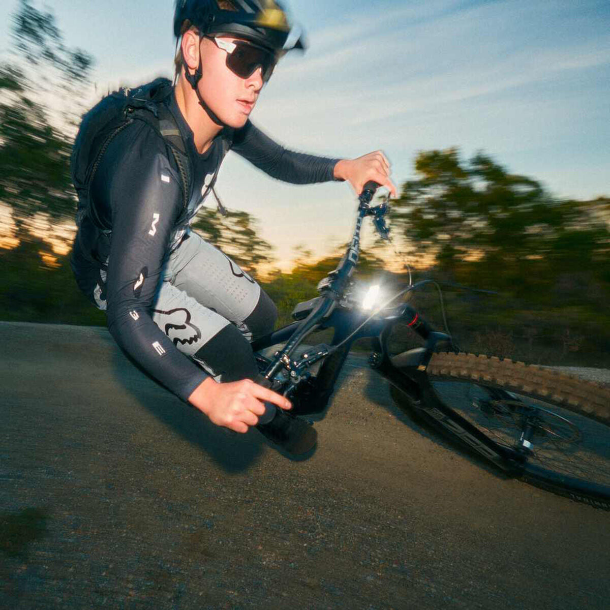 Knog Blinder X 1800 front light