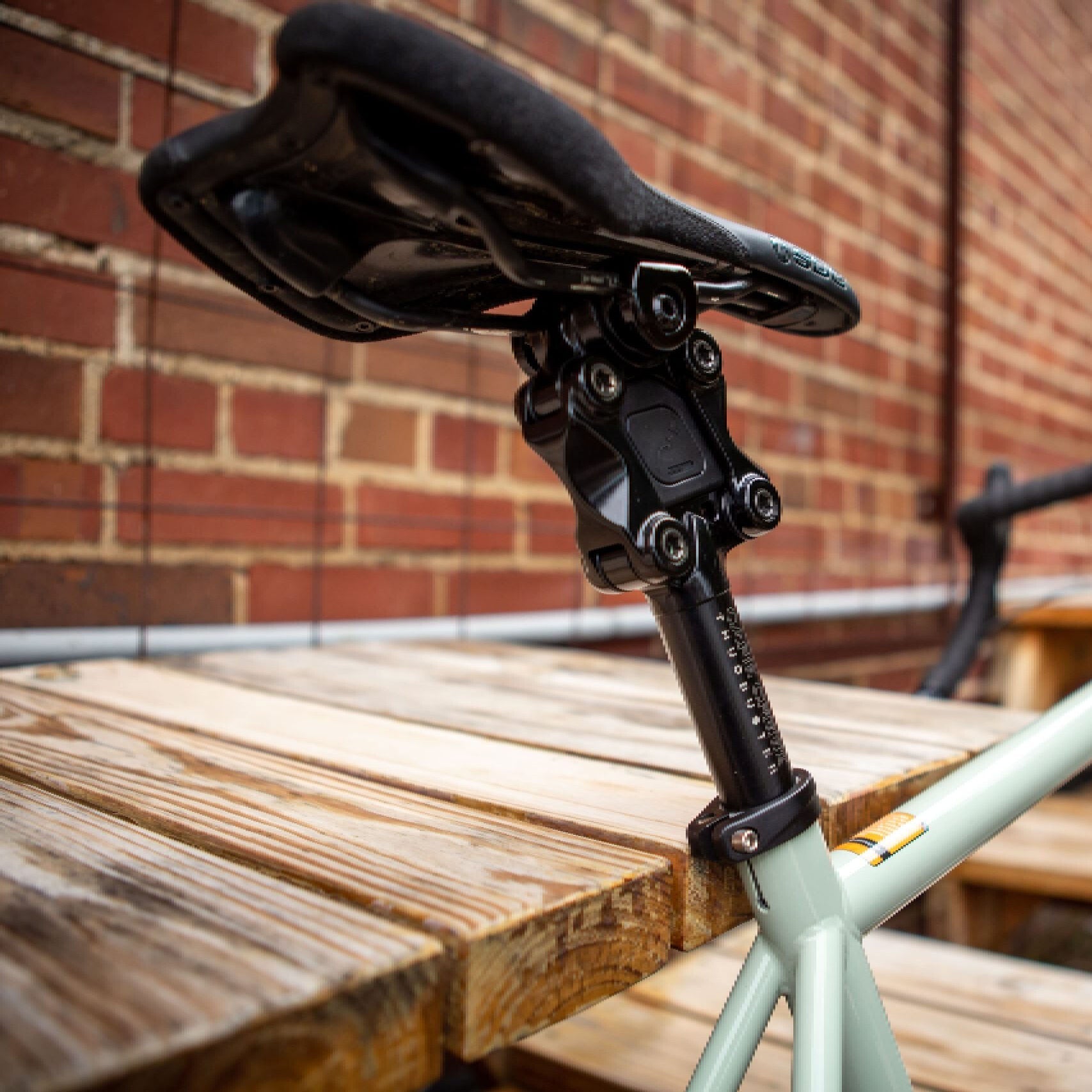 Cane Creek G4 Thudbuster Short Travel suspension seatpost