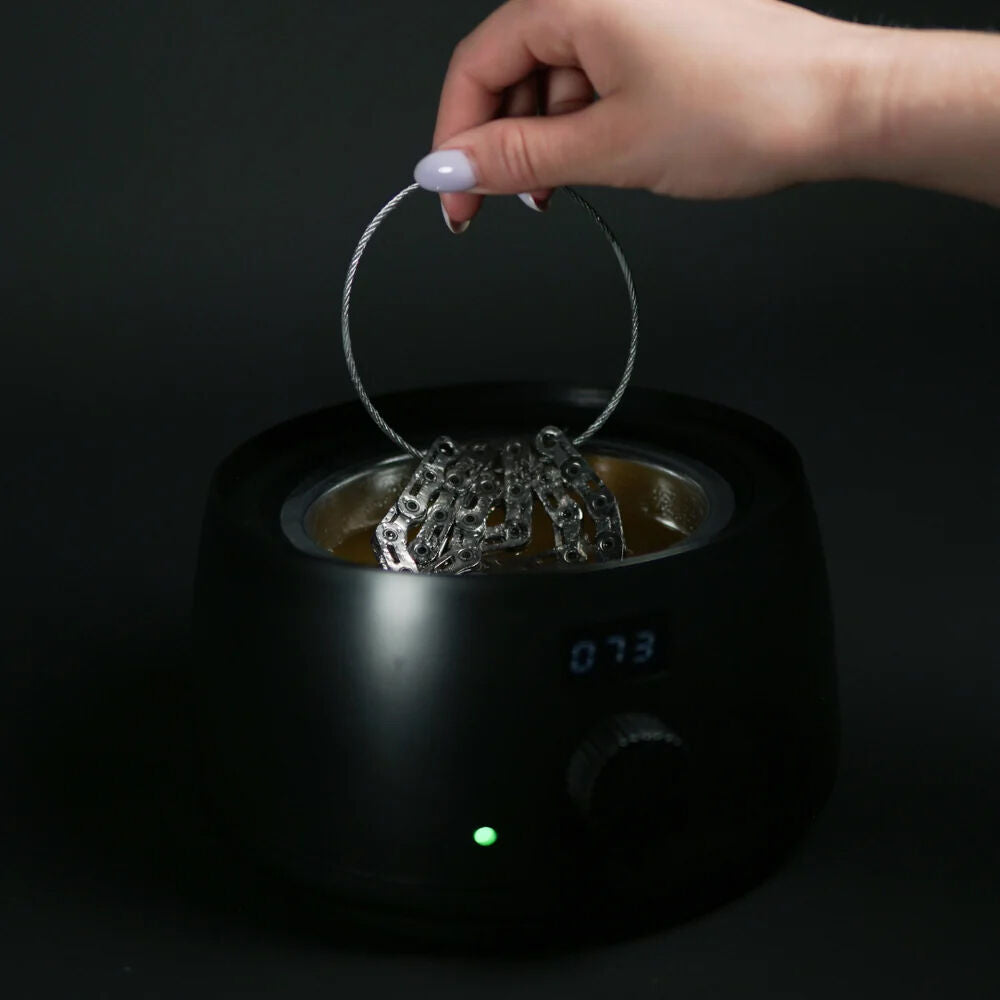 Dynamic Wander Hot Wax