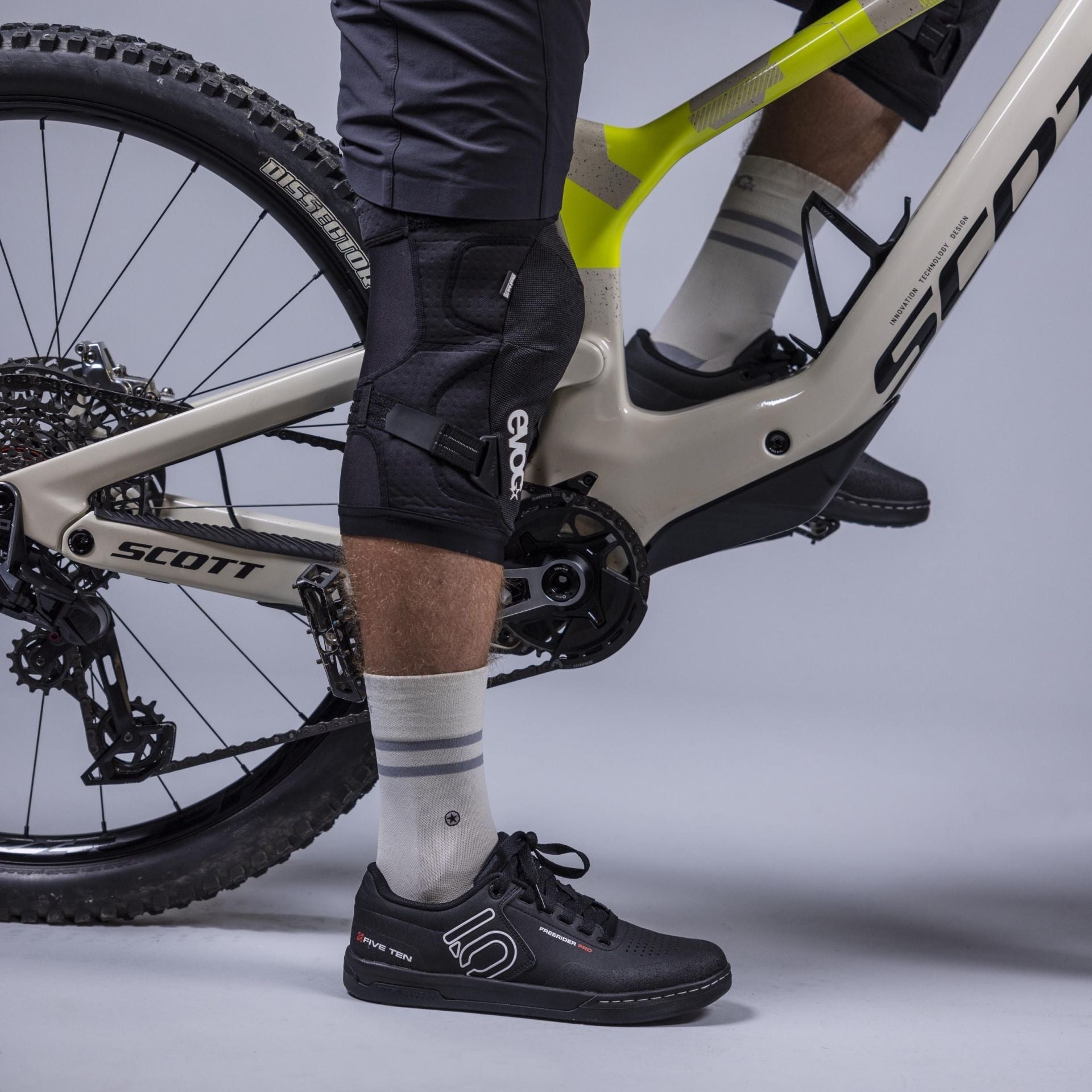 Evoc Protector LS Flex Enduro knee pad