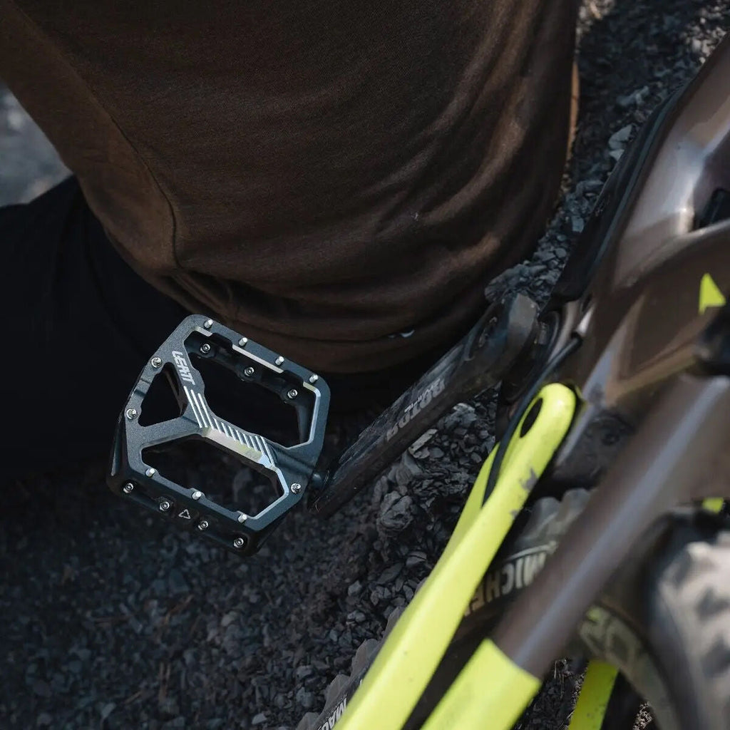 Leatt Allmtn 6.0 Flat Wide 114x107 pedals