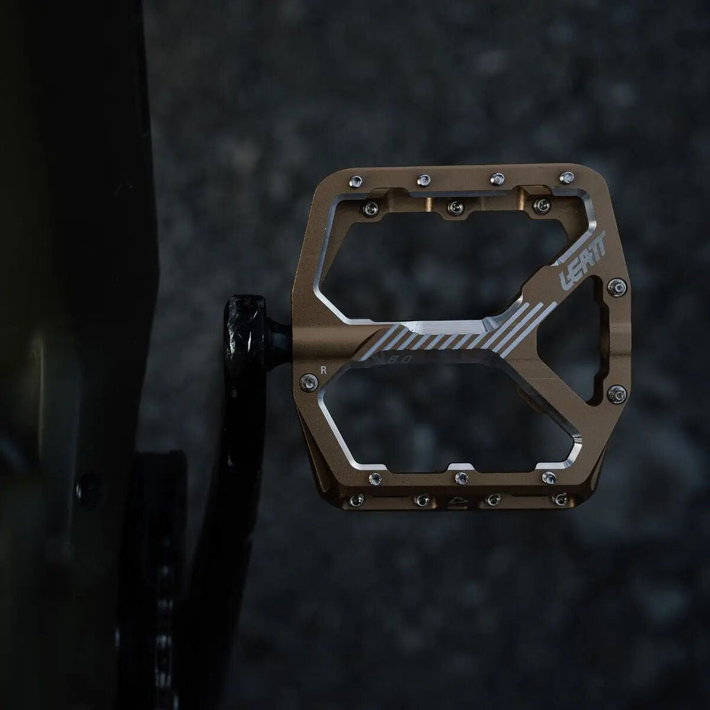 Leatt Allmtn 6.0 Flat Wide 114x107 pedals