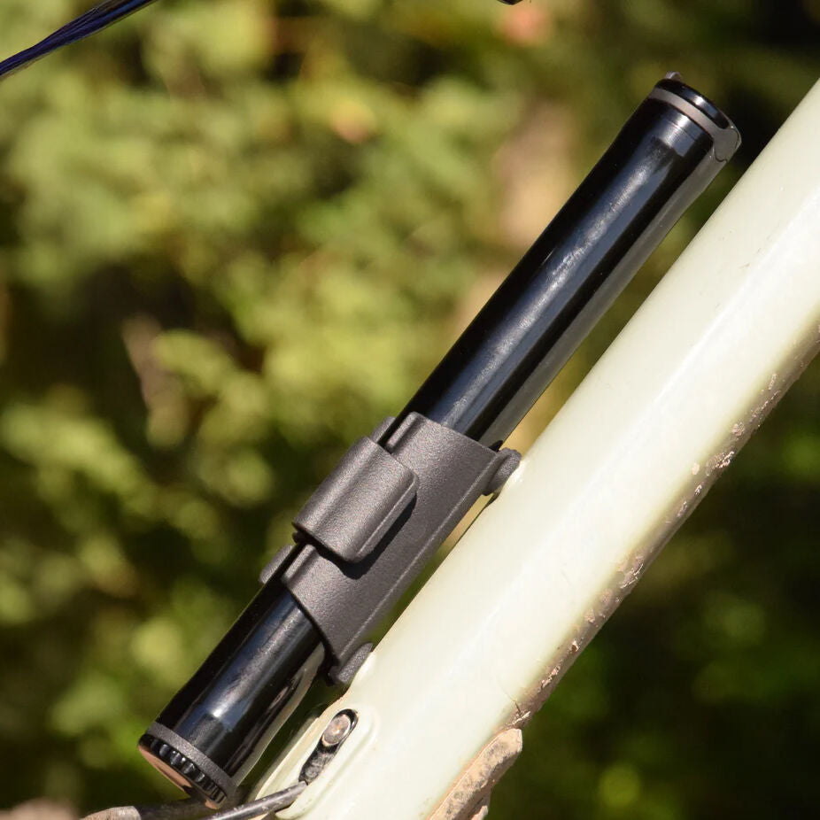 Daysaver Incredible Pump Mount support