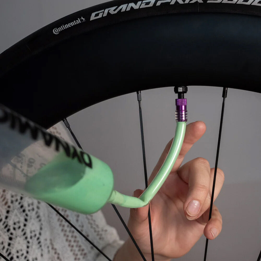 Dynamic Hector The Injector tubeless syringe