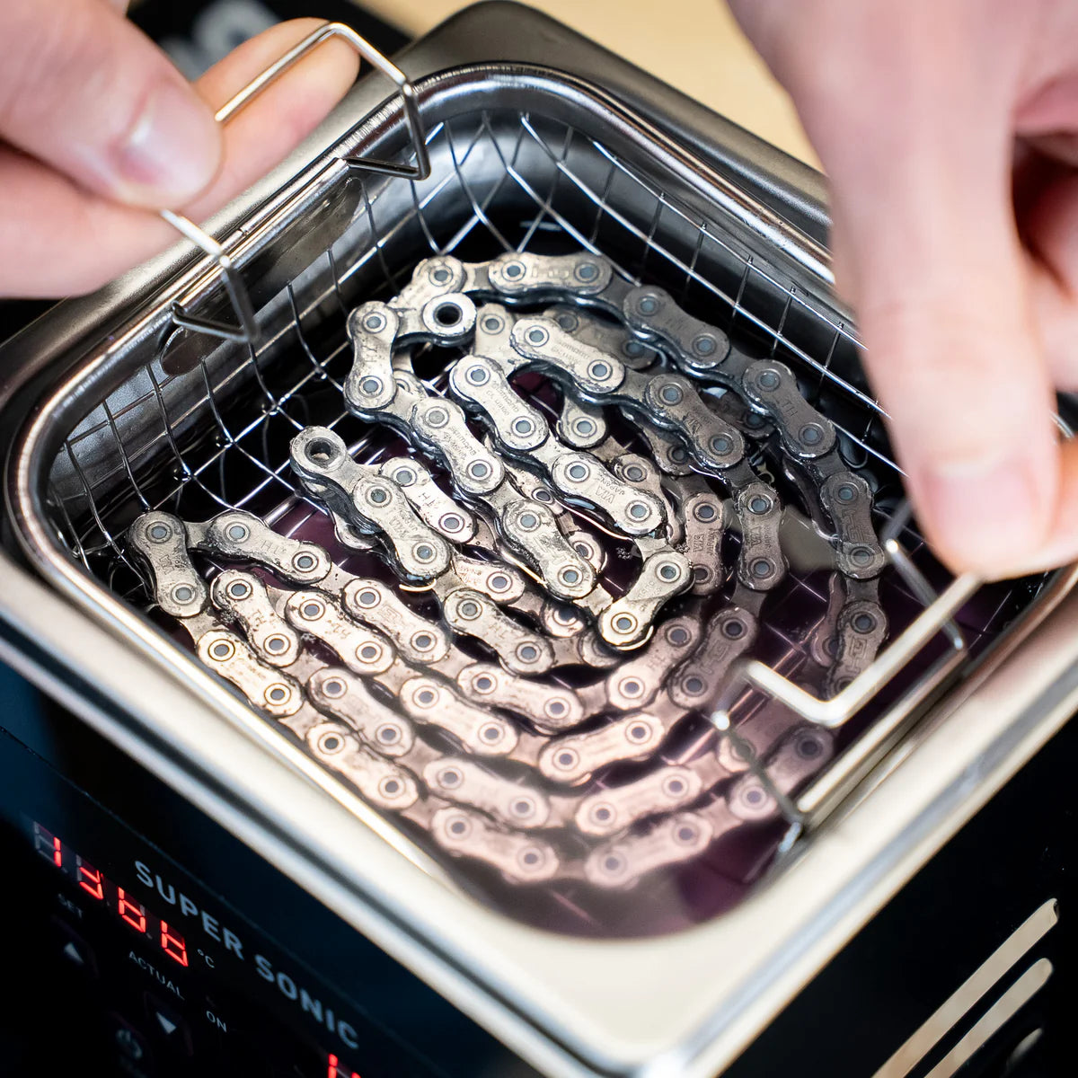 Dynamic Super Sonic ultrasonic chain cleaner