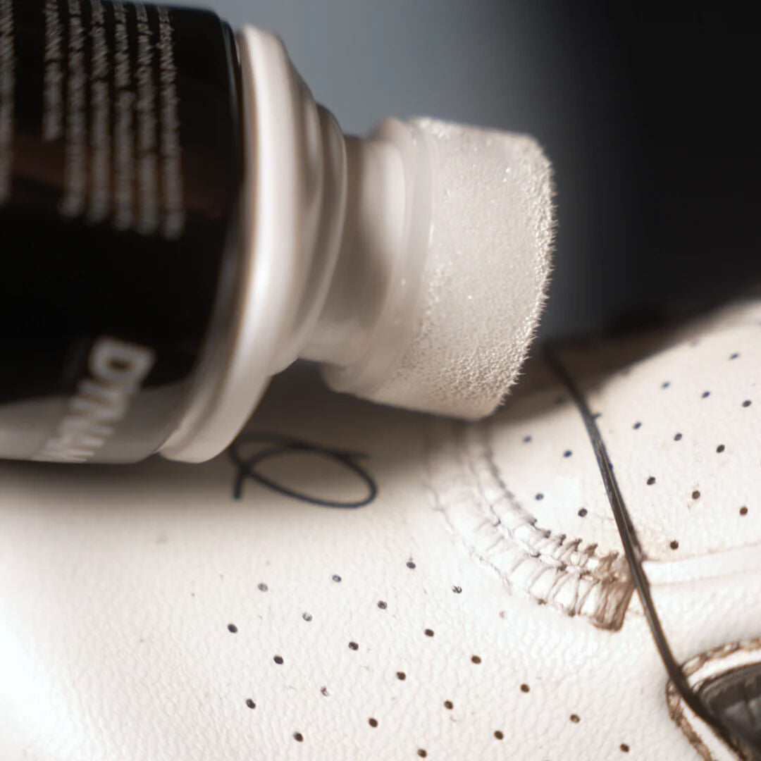 Dynamic Touch-Up cleaner for touching up white shoes