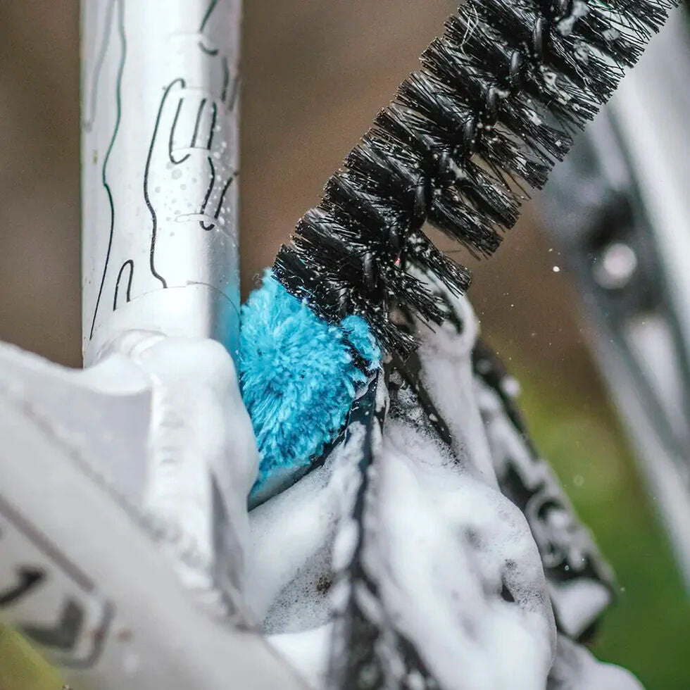 Peaty's Detailer cleaning brush