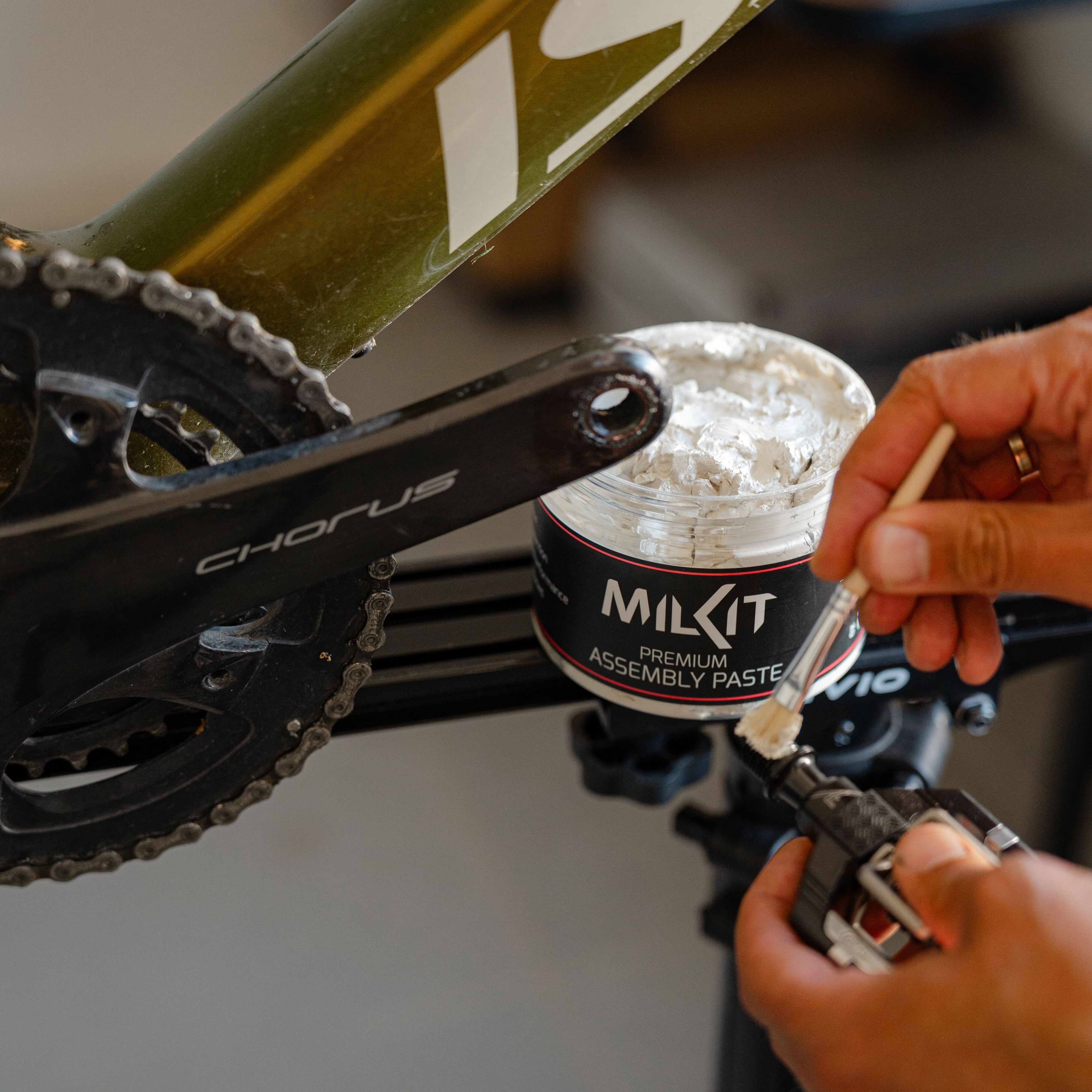 Milkit Premium assembly paste