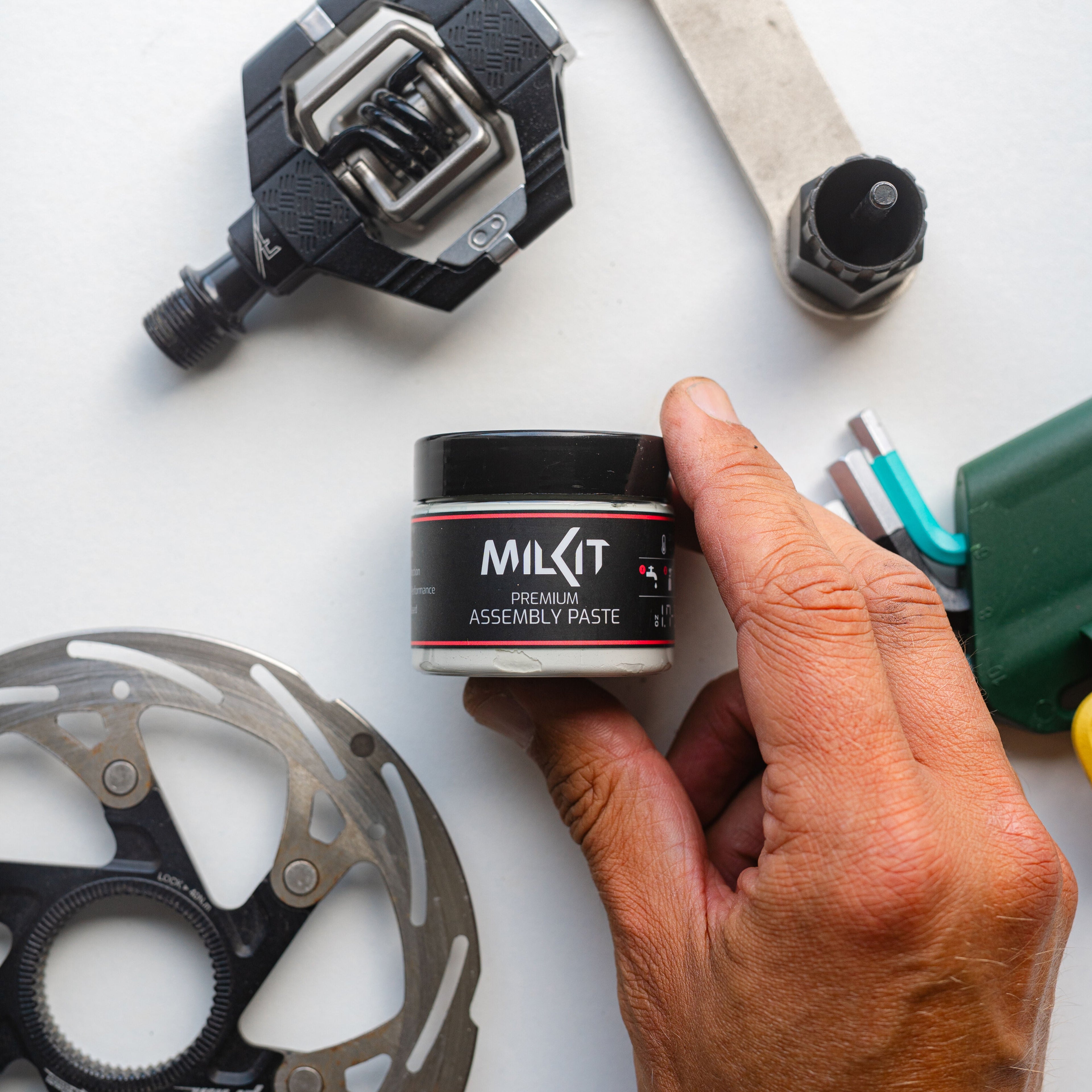 Milkit Premium assembly paste