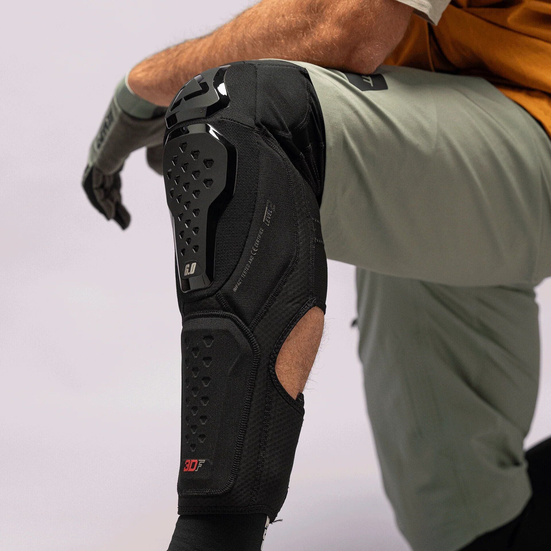 Leatt Guard 6.0 Evo EXT knee guard 2026