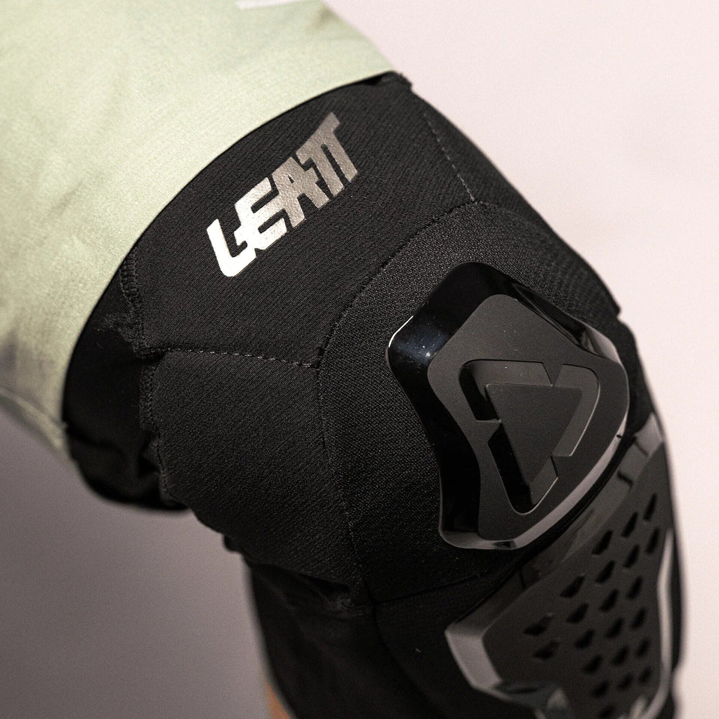 Leatt Guard 6.0 Evo EXT knee guard 2026