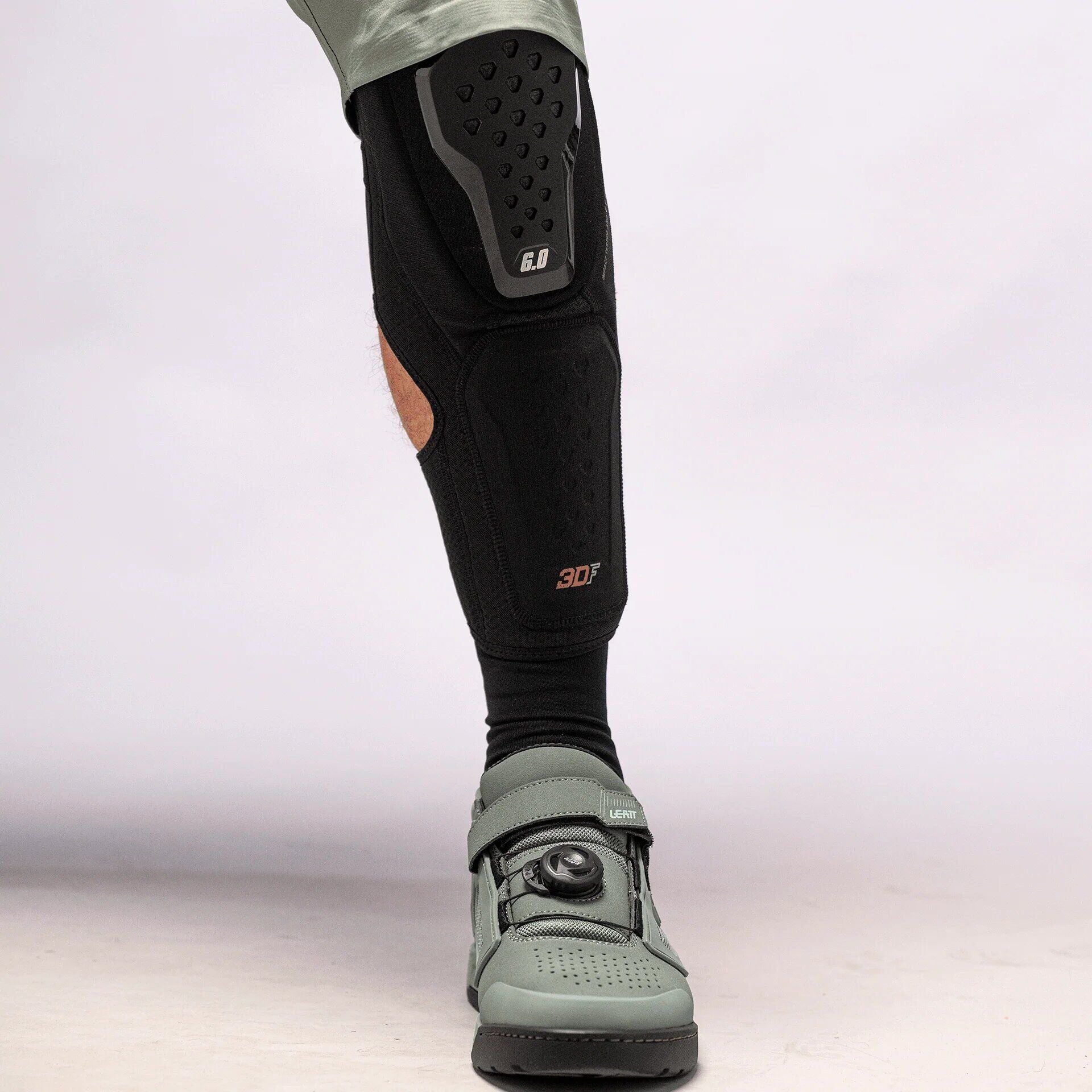 Leatt Guard 6.0 Evo EXT knee guard 2026