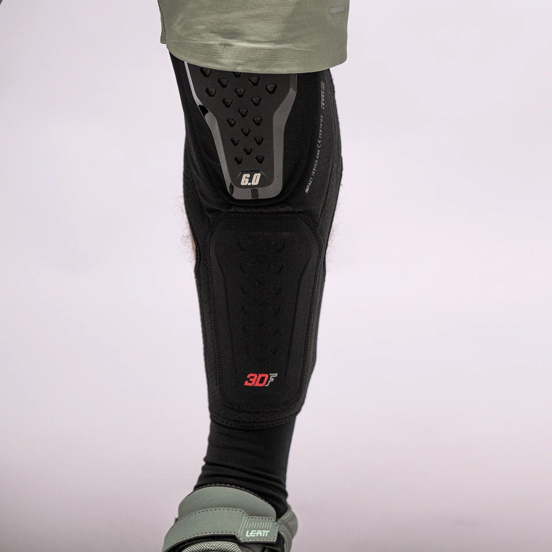 Leatt Guard 6.0 Evo EXT knee guard 2026