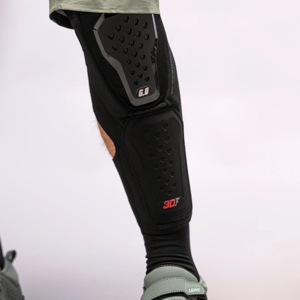 Leatt Guard 6.0 Evo EXT knee guard 2026