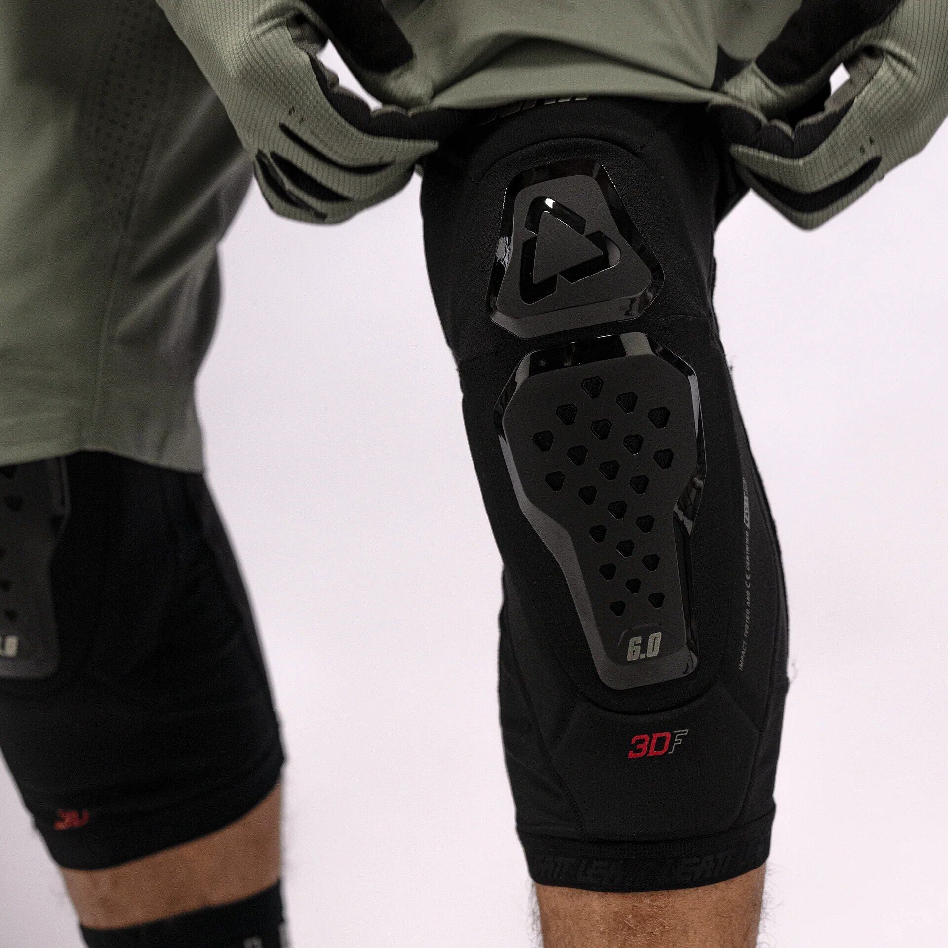Leatt Guard 6.0 Evo knee guard 2026
