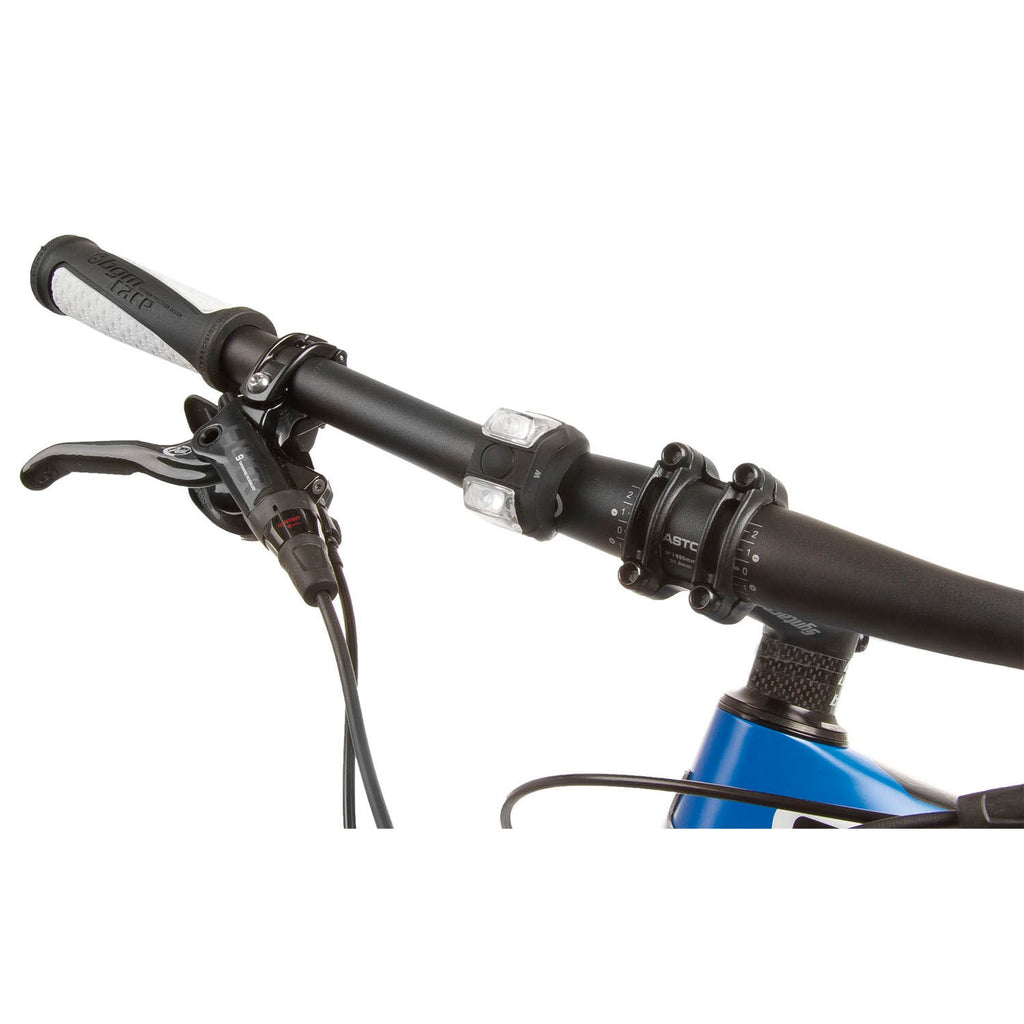 Cobra II battery-powered flashing M-Wave light set  2026